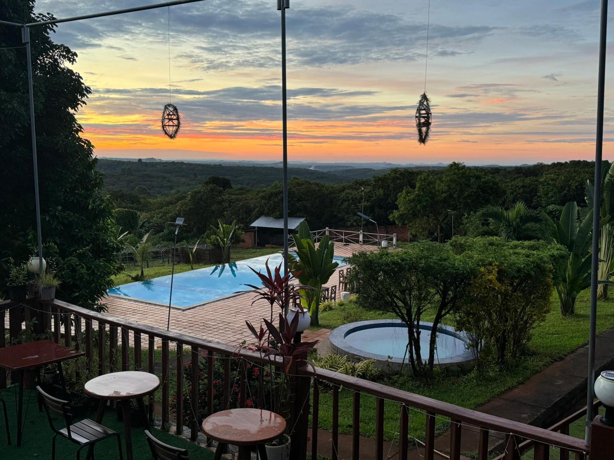 Ratanakiri Paradise Hotel & Restaurant Banlung Kültér fotó