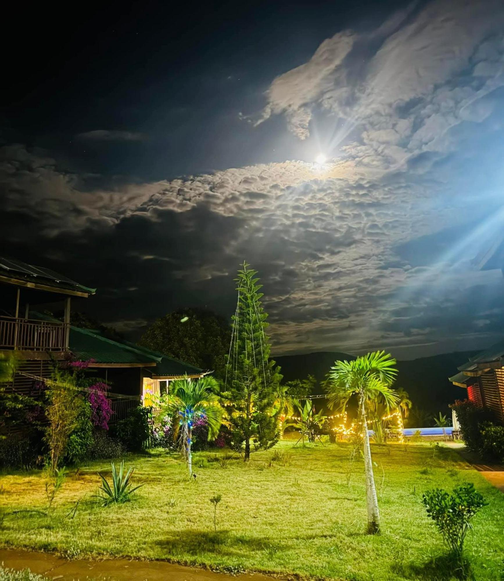 Ratanakiri Paradise Hotel & Restaurant Banlung Kültér fotó